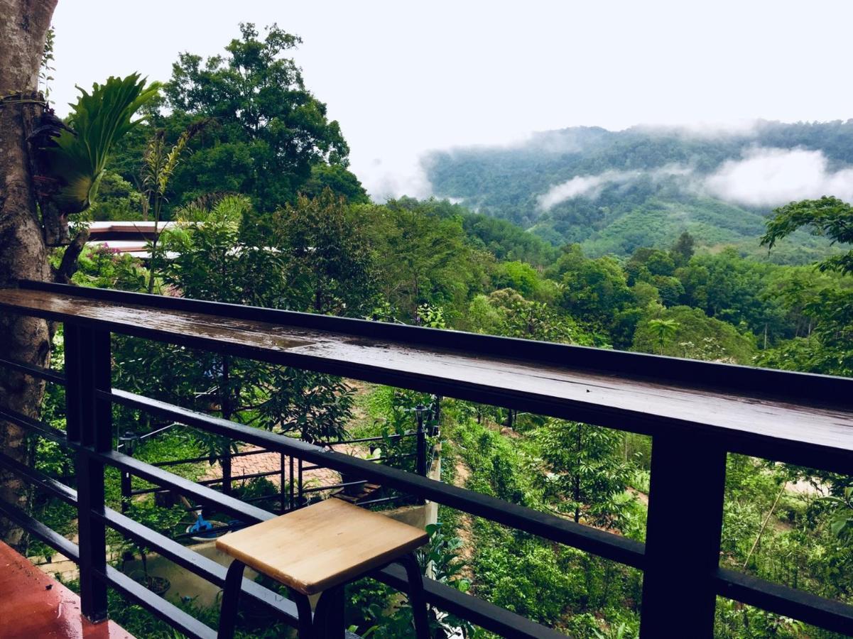Baanhatsompaen Homestay Ranong Kültér fotó