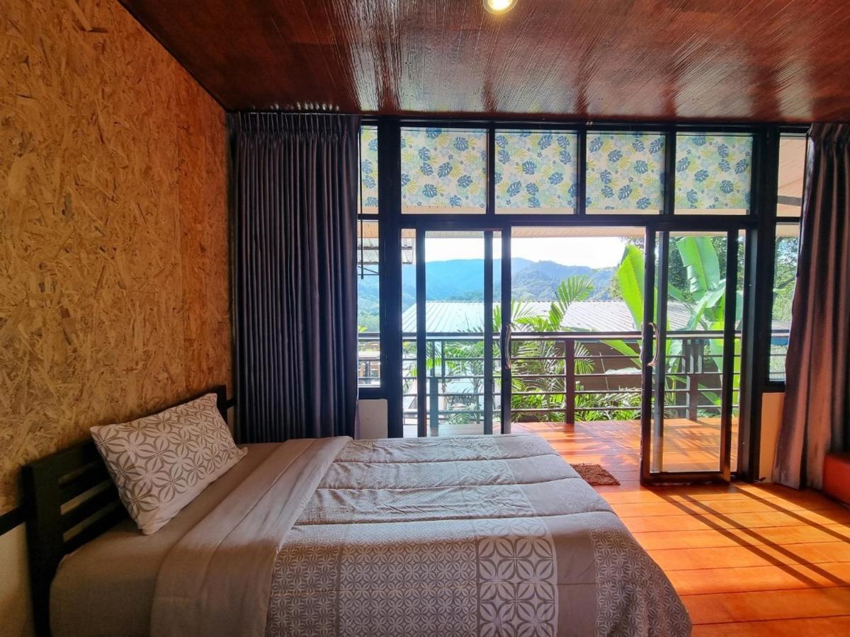 Baanhatsompaen Homestay Ranong Kültér fotó