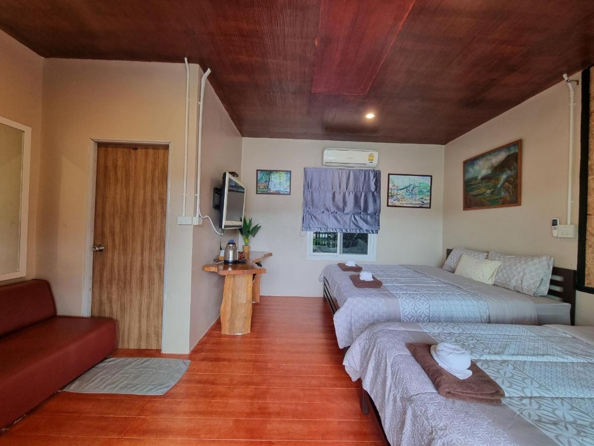 Baanhatsompaen Homestay Ranong Kültér fotó